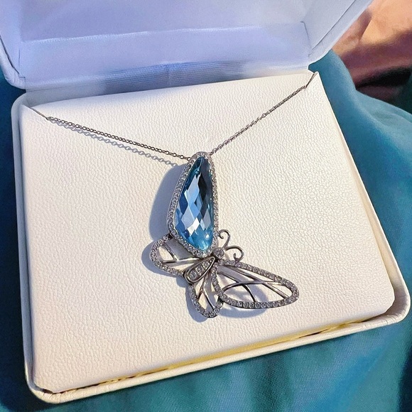 Swarovski Crystal Butterfly 🦋 - Picture 3 of 5